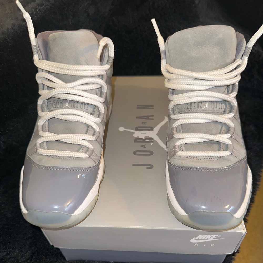 Retro Air Jordan Cool Gray 11’s . Sz: 7 Grade school